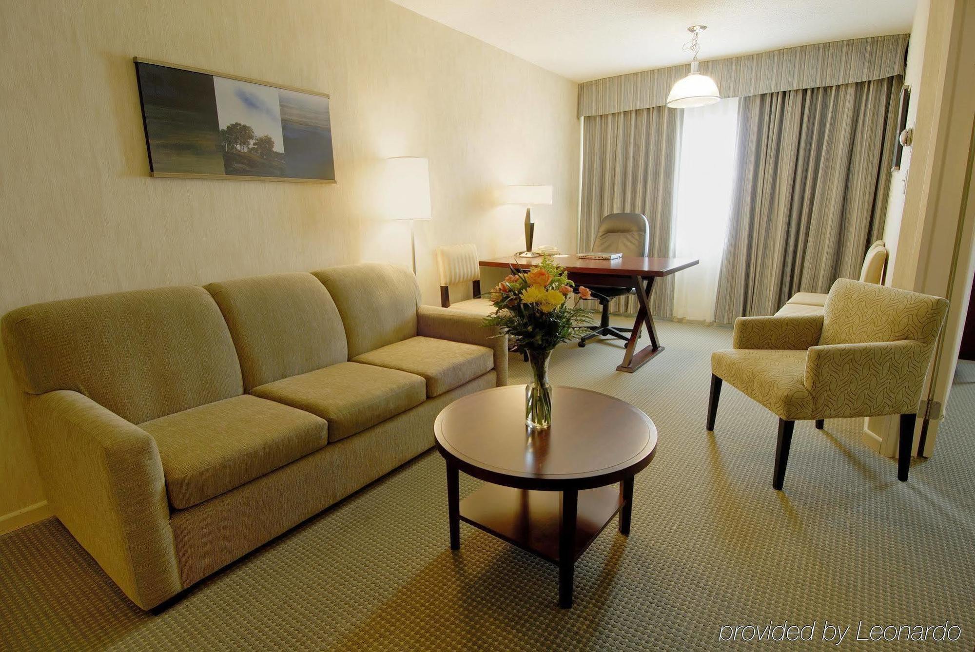 Quality Suites London Room photo